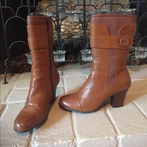 Born Crown Pratt Tan Boots.  Size 7.